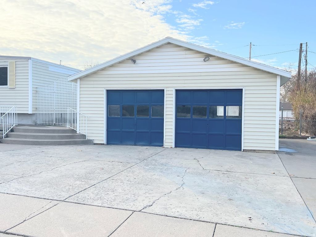 Photo of 2184 S SORRENTO DR, Woods Cross, UT 84087 (MLS # 2124962)