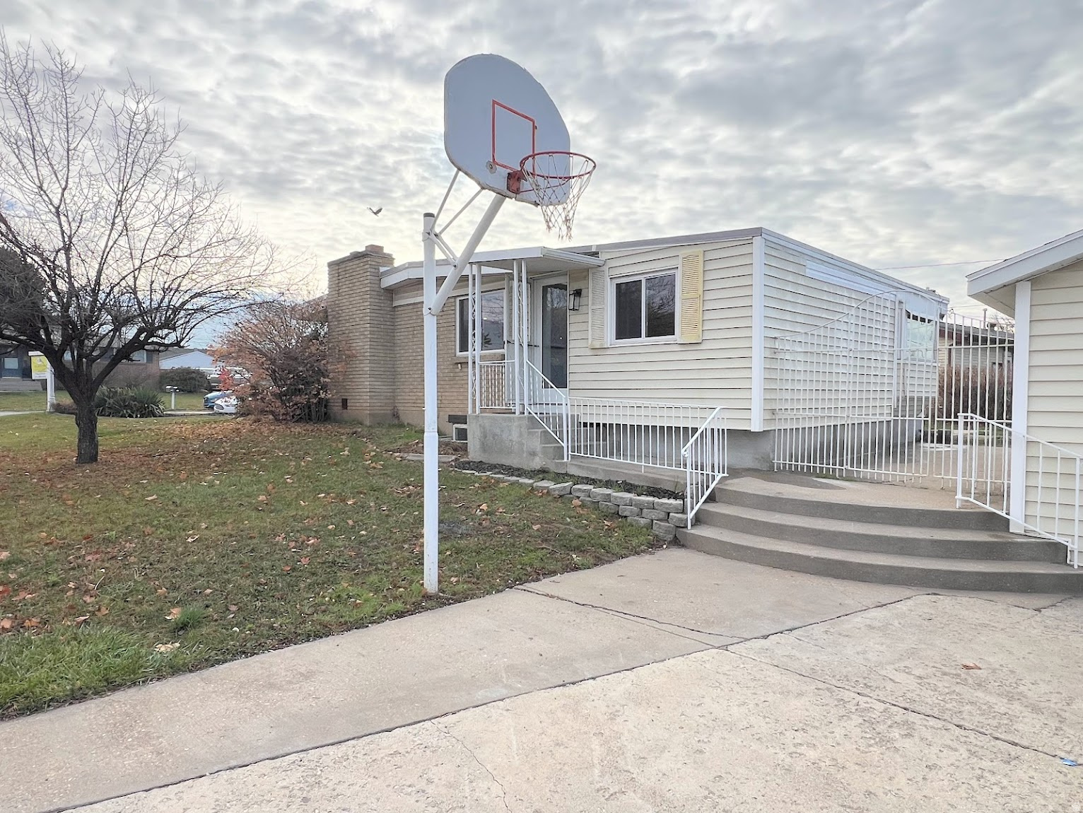 SORRENTO ESTATES - Residential