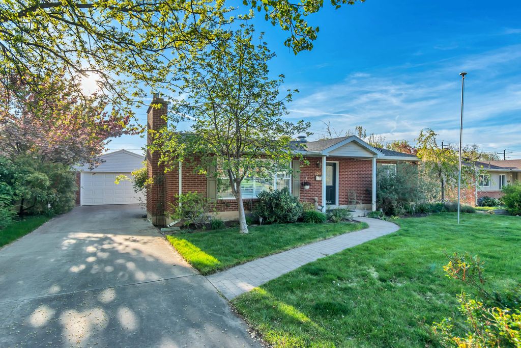 Photo of 1240 WESTWOOD RD, Bountiful, UT 84010 (MLS # 2149395)