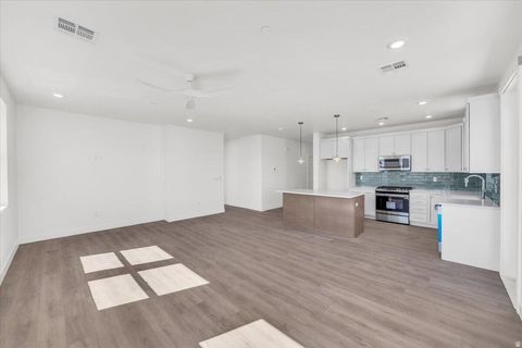 Tiny photo for 747 W PERIWINKLE LN #302, Saint George, UT 84790 (MLS # 2135878)