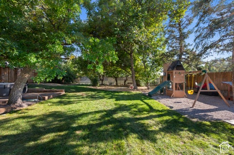 Tiny photo for 5402 S EDGEWOOD DR, Holladay, UT 84117 (MLS # 2188877)