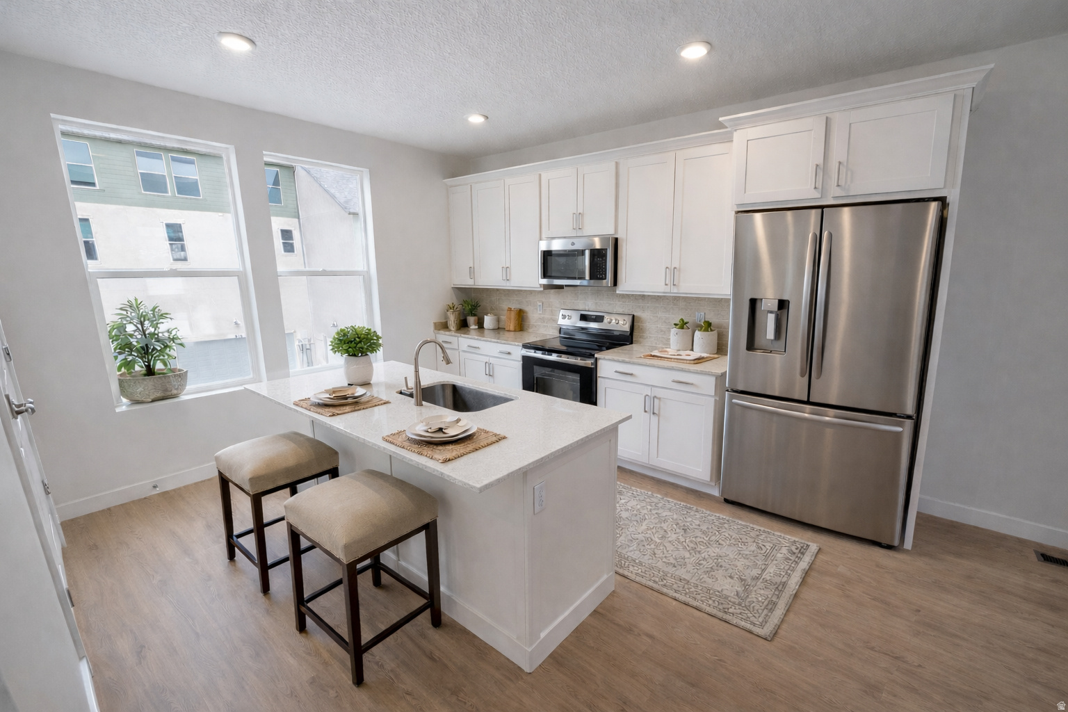 BEACON POINTE - Residential