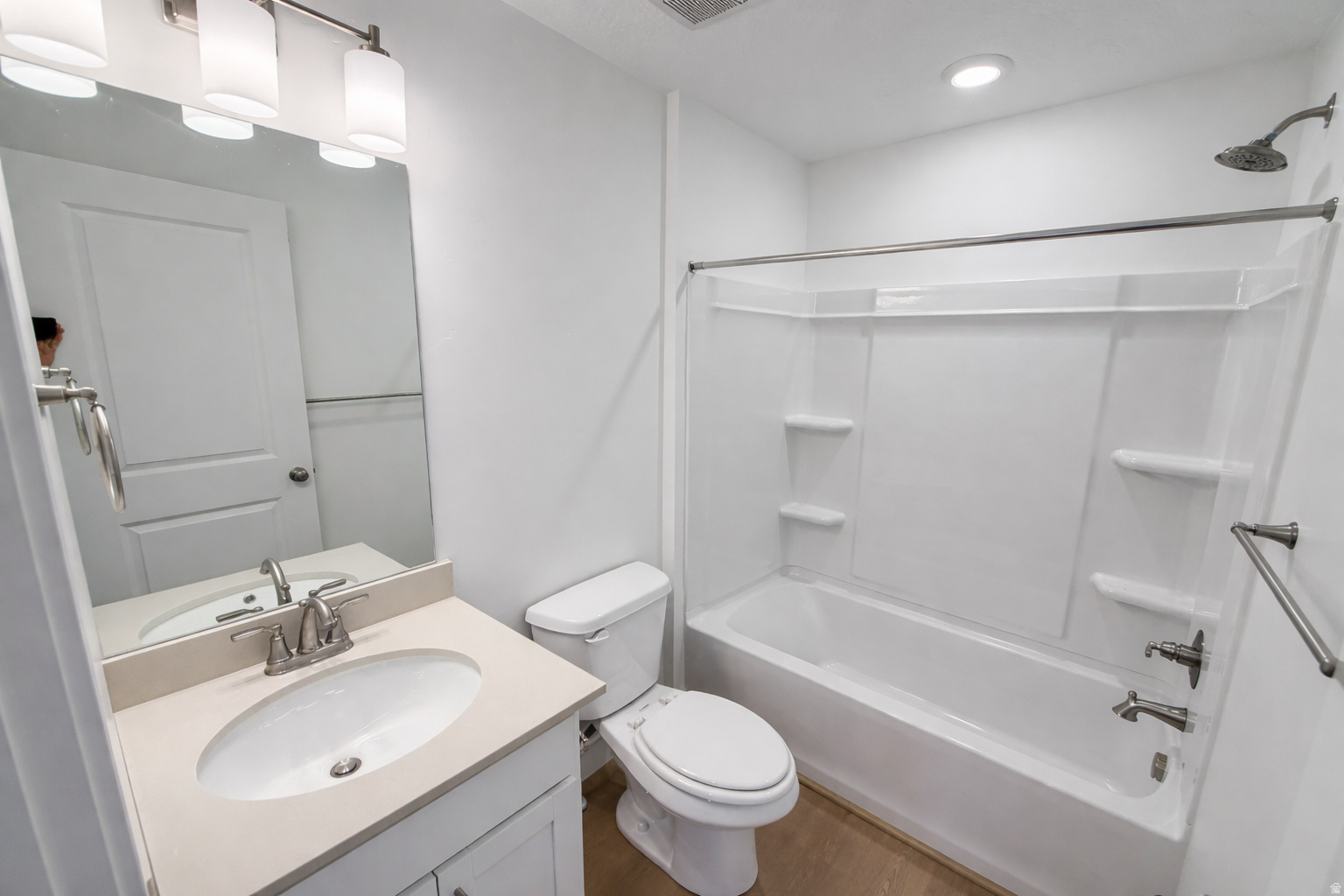 BEACON POINTE - Residential