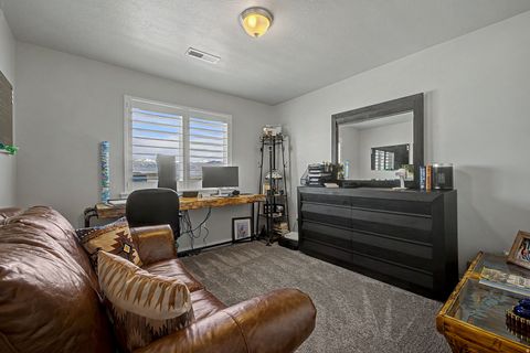 Tiny photo for 63 E BLUE HERON DR, Saratoga Springs, UT 84045 (MLS # 2151830)