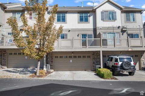 Tiny photo for 927 N INDEPENDENCE AVE, Provo, UT 84604 (MLS # 2119239)