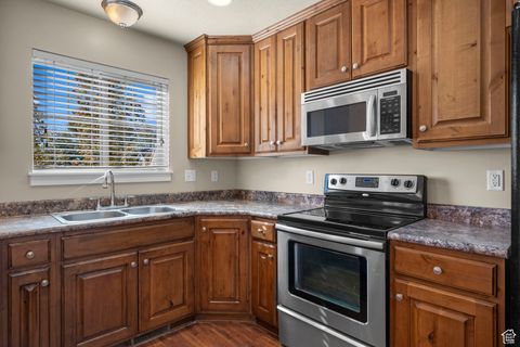 Tiny photo for 927 N INDEPENDENCE AVE, Provo, UT 84604 (MLS # 2119239)