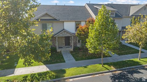 Tiny photo for 927 N INDEPENDENCE AVE, Provo, UT 84604 (MLS # 2119239)