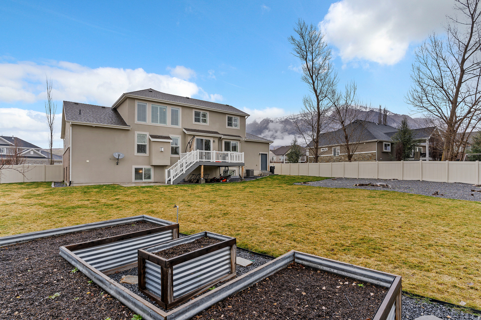 COUNTRY FIELDS 112 - Residential