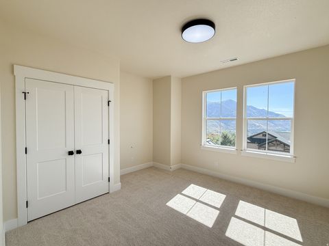 Tiny photo for 770 E MOUNTAIN RD, North Ogden, UT 84414 (MLS # 2146823)