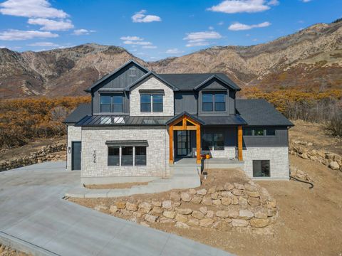 Photo of 770 E MOUNTAIN RD, North Ogden, UT 84414 (MLS # 2146823)