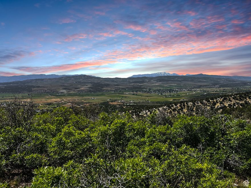 Quiet and secluded mountain property with panoramic views of the valley and mountains. The Hollows at Legacy Mountain is a private gated cabin community and offers year-round access and the perfect blend of serenity, security, and natural beauty-ideal for a peaceful getaway or full-time mountain living.