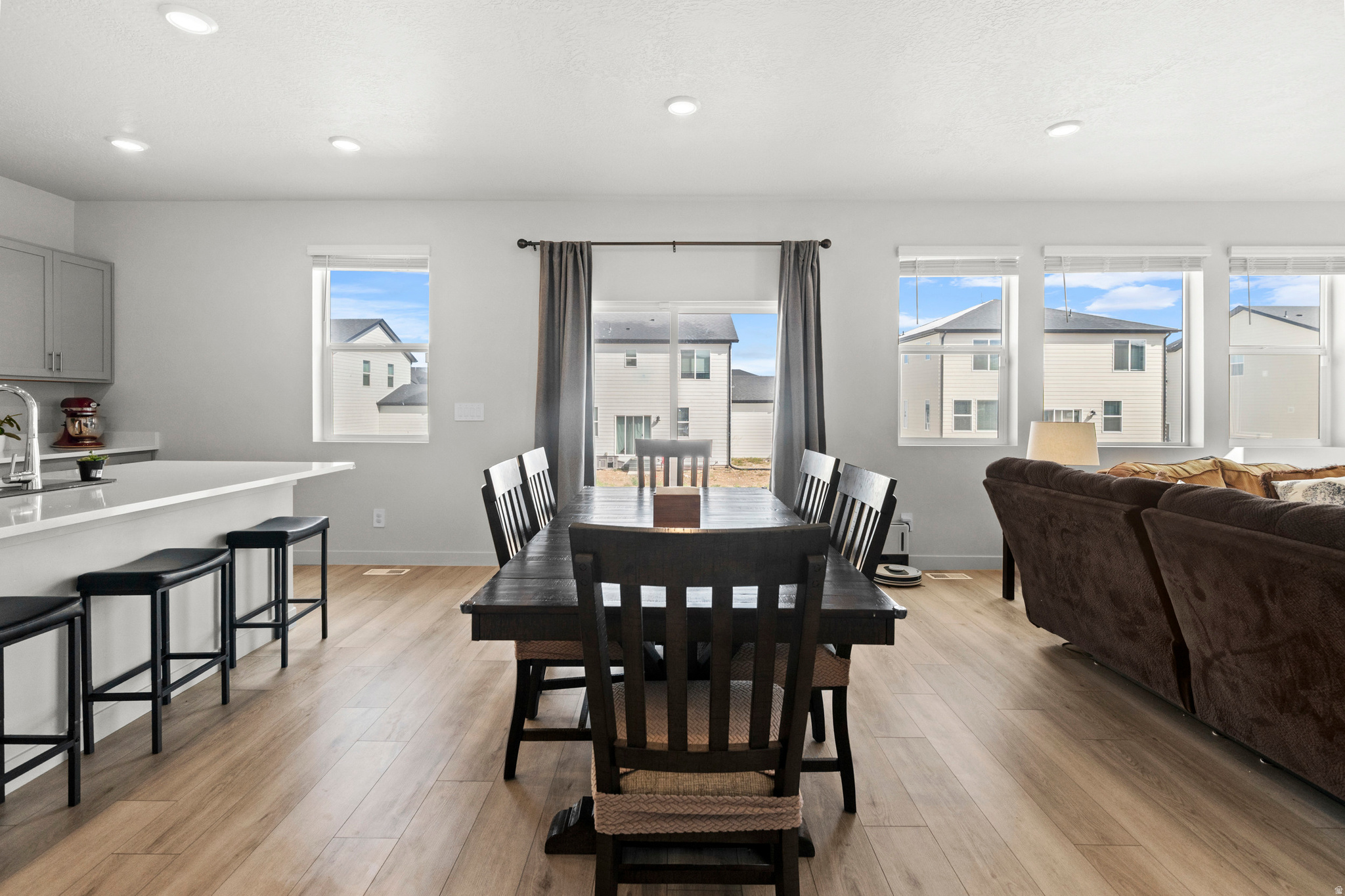 VISTA MEADOWS - Residential