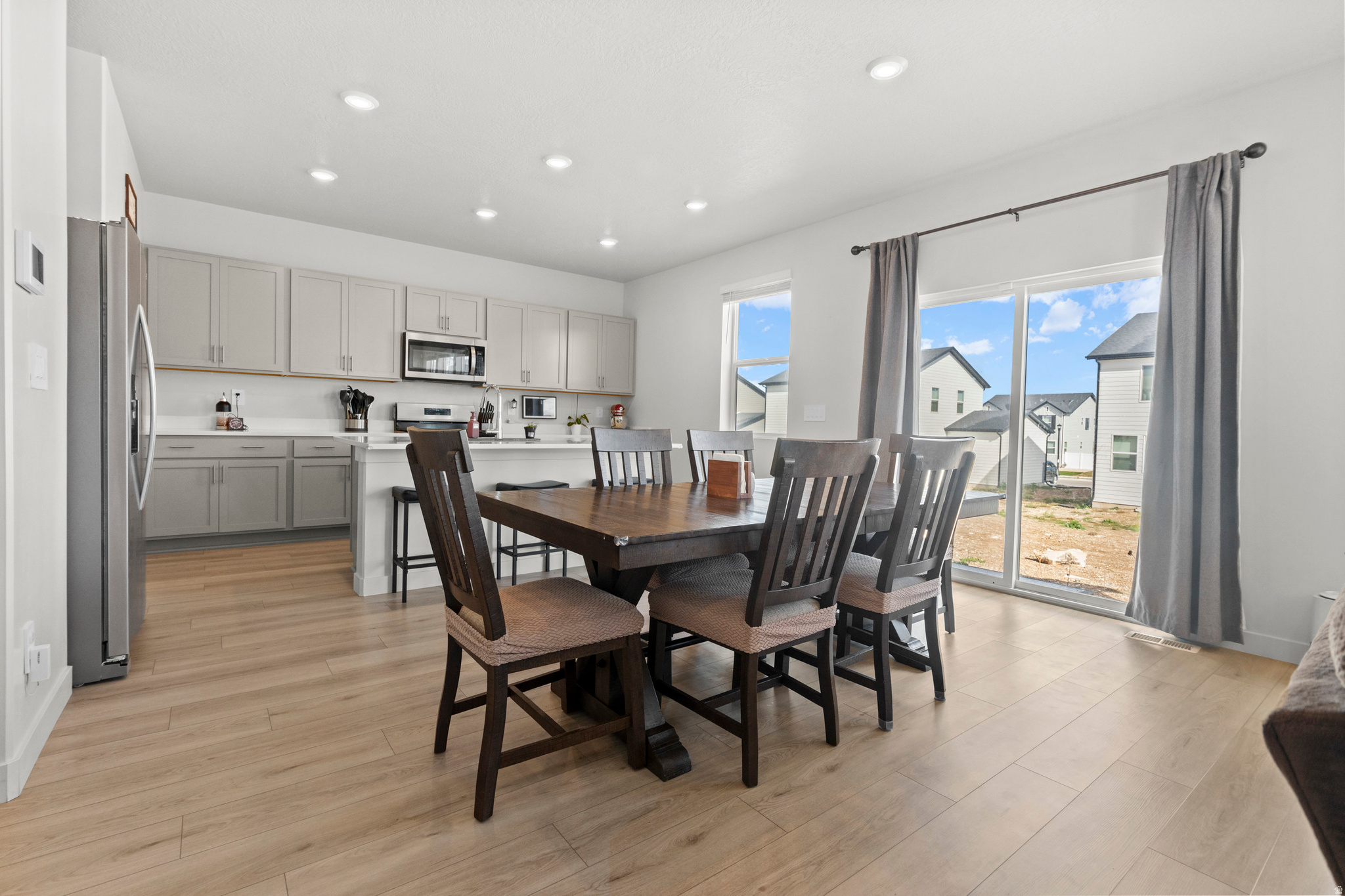 VISTA MEADOWS - Residential