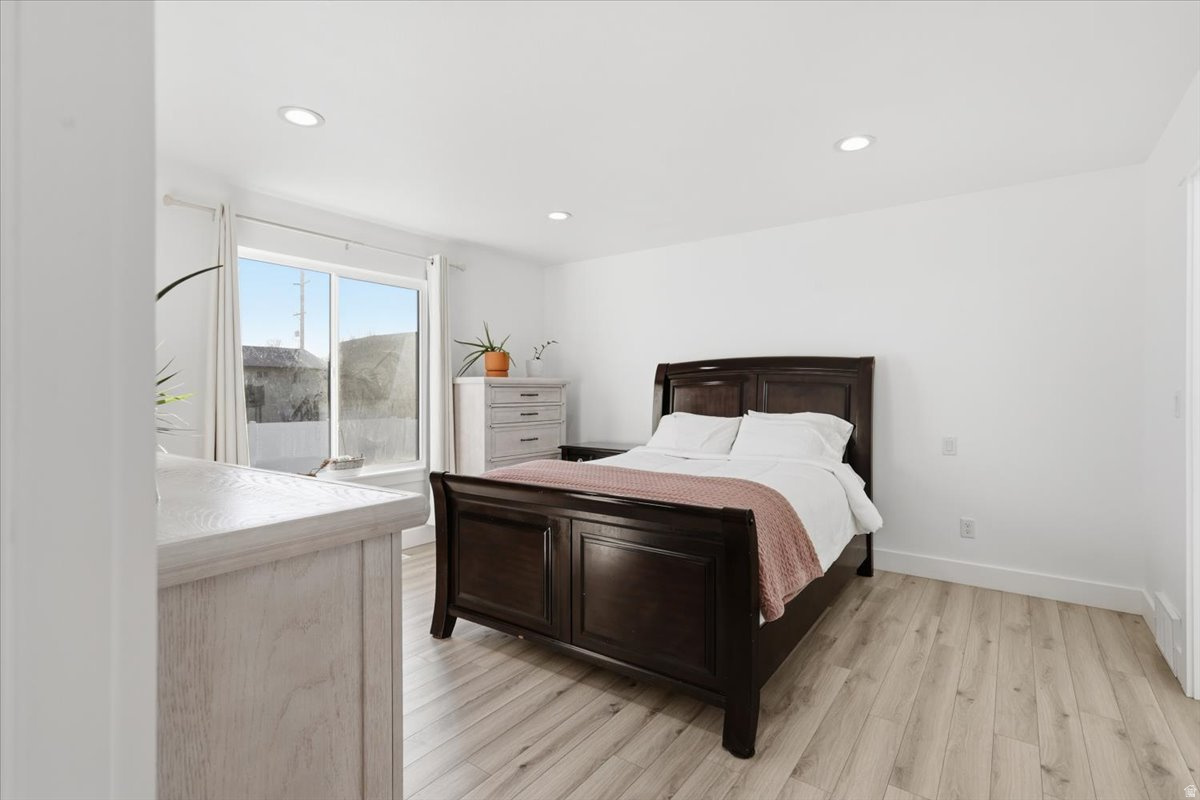 EASTSIDE VIEW - Residential