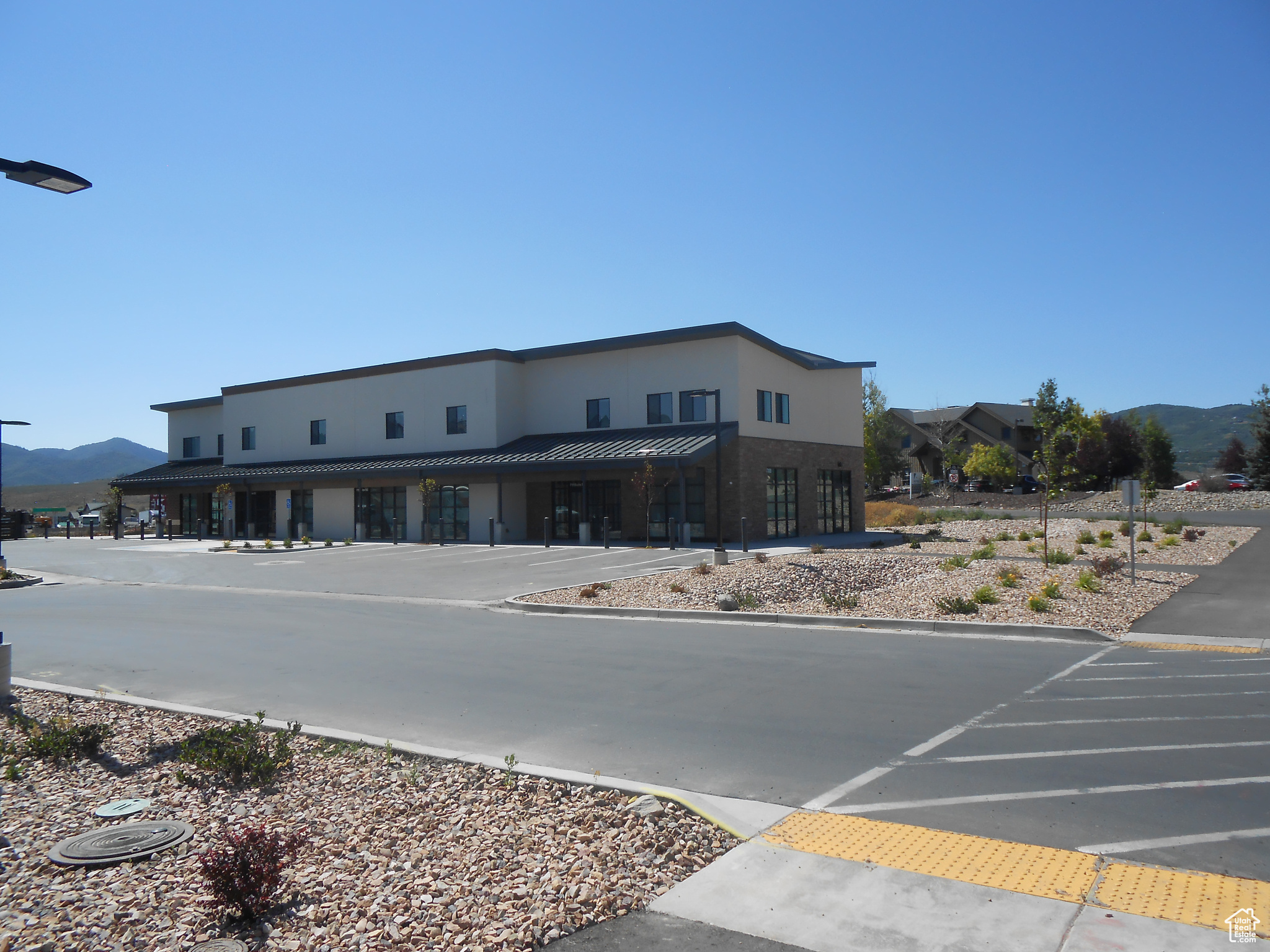 SILVER CREEK ESTATES - Commercial Lease