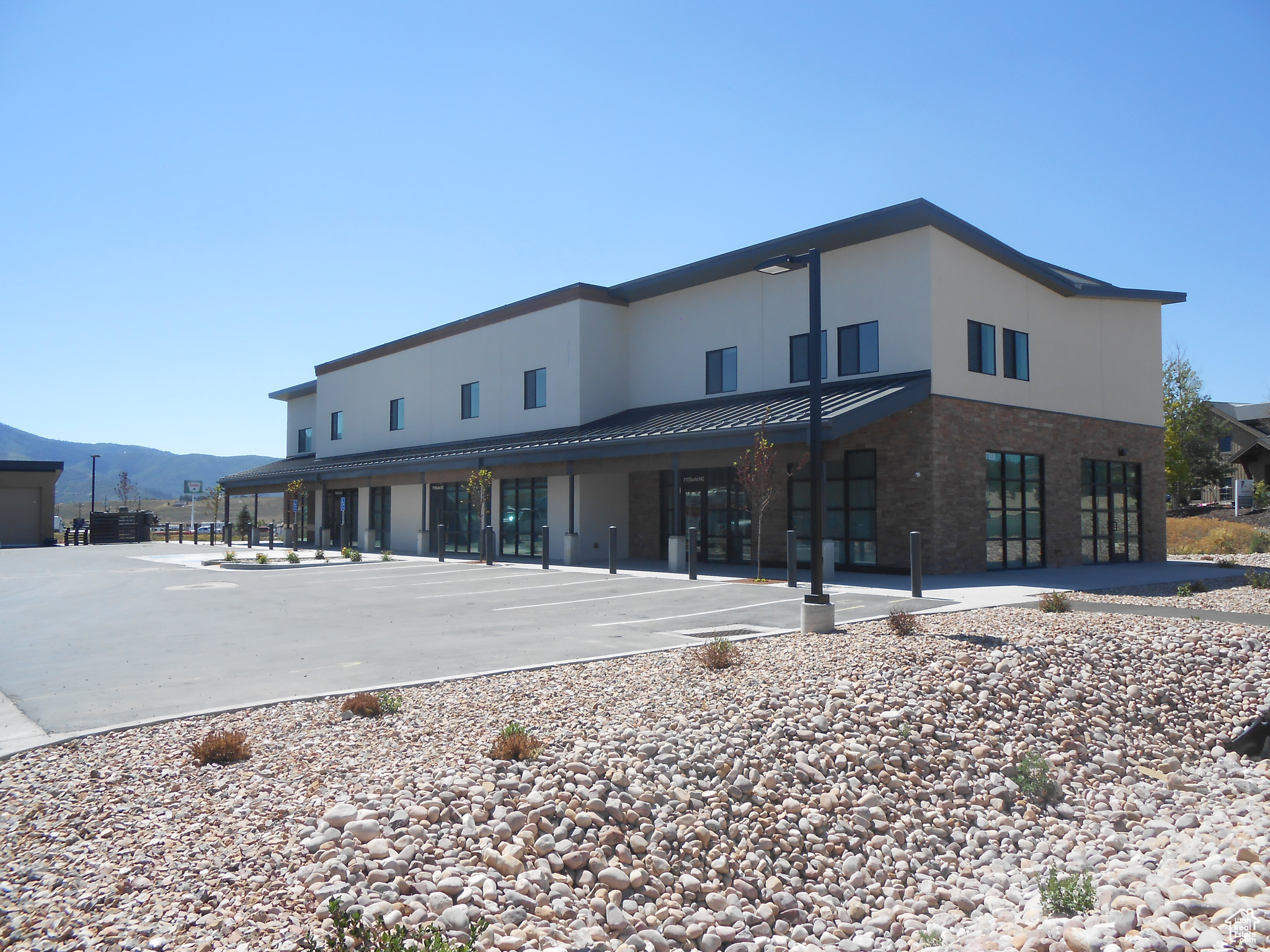 SILVER CREEK ESTATES - Commercial Lease