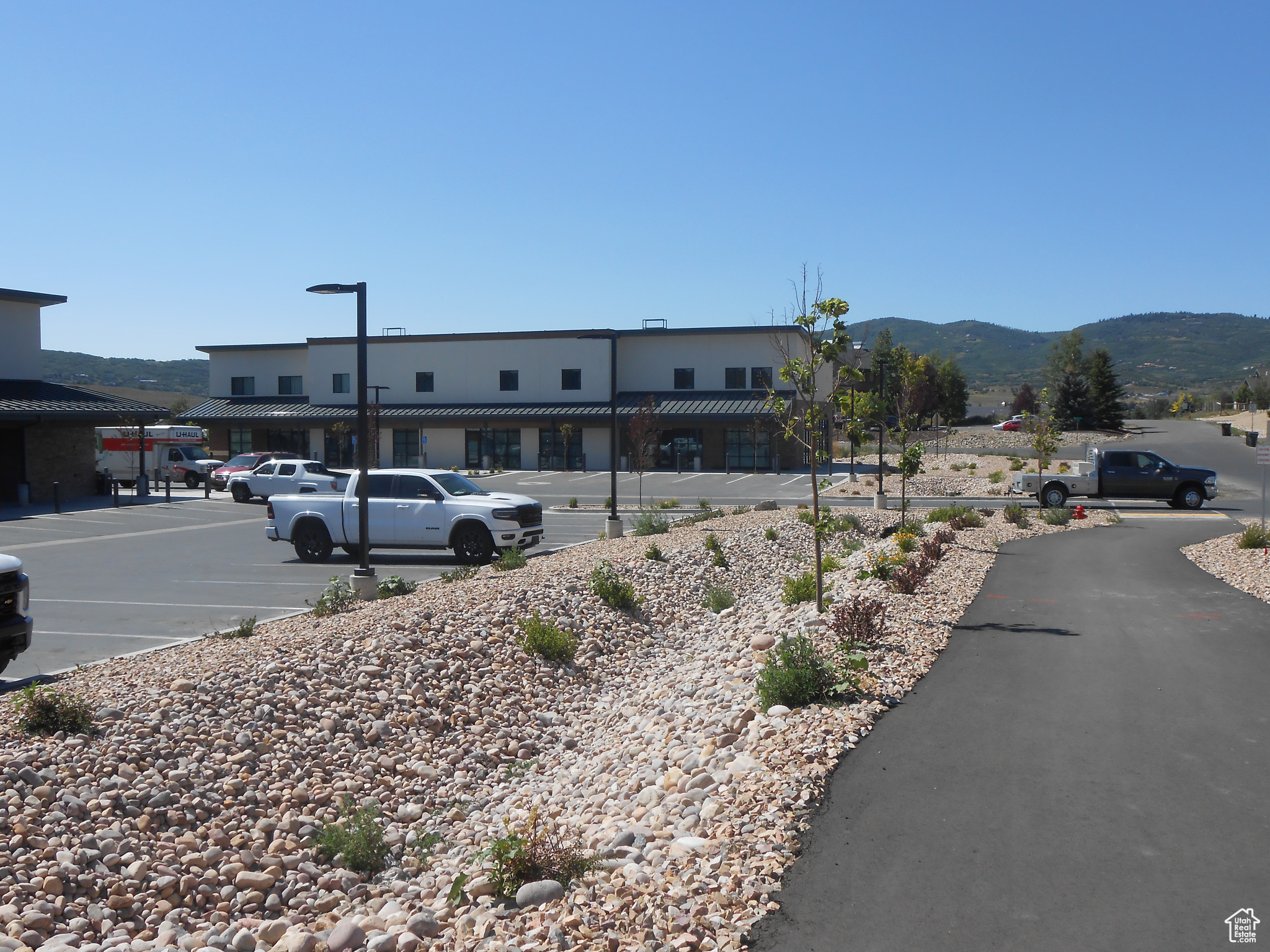 SILVER CREEK ESTATES - Commercial Lease