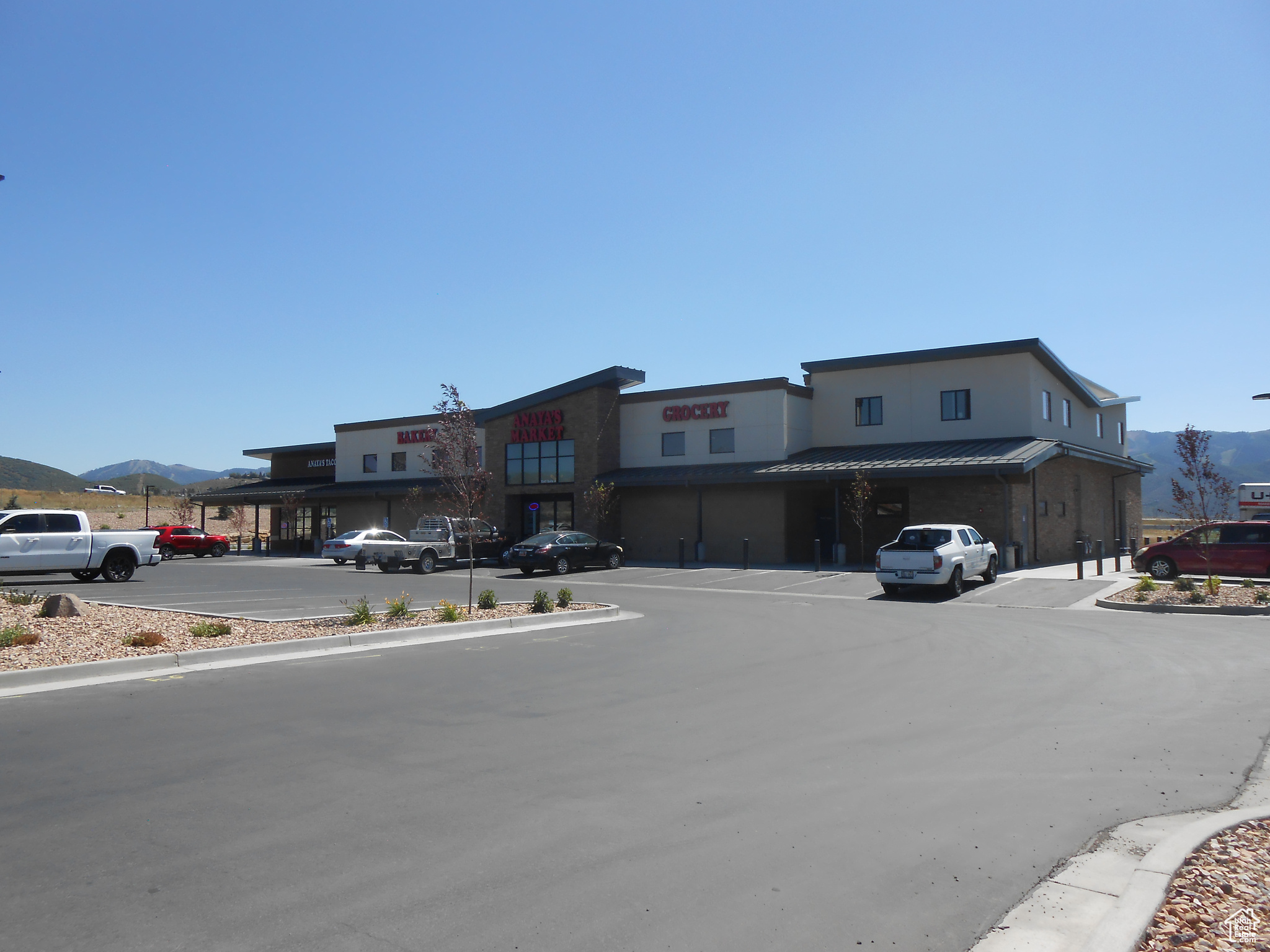 SILVER CREEK ESTATES - Commercial Lease