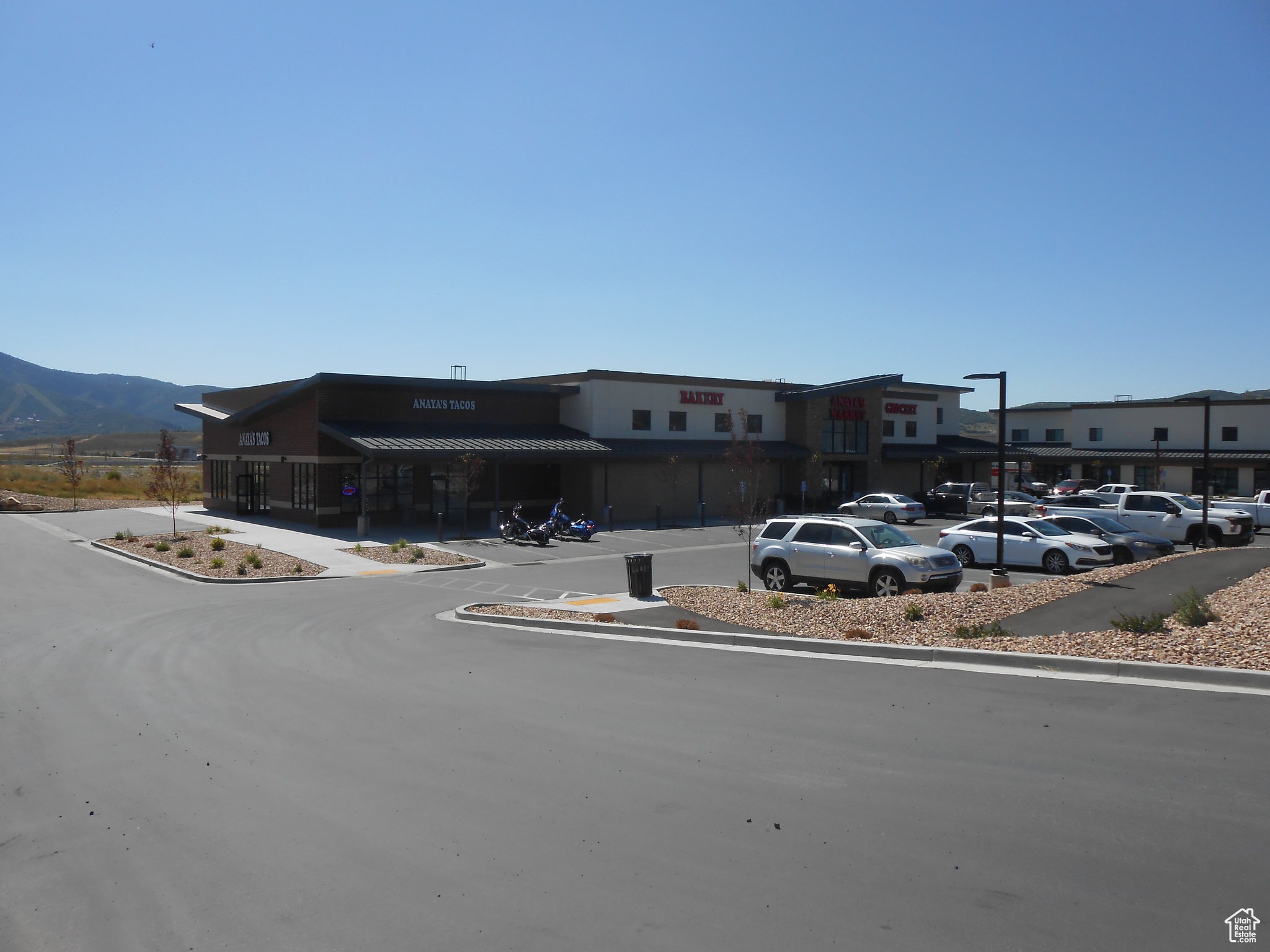 SILVER CREEK ESTATES - Commercial Lease