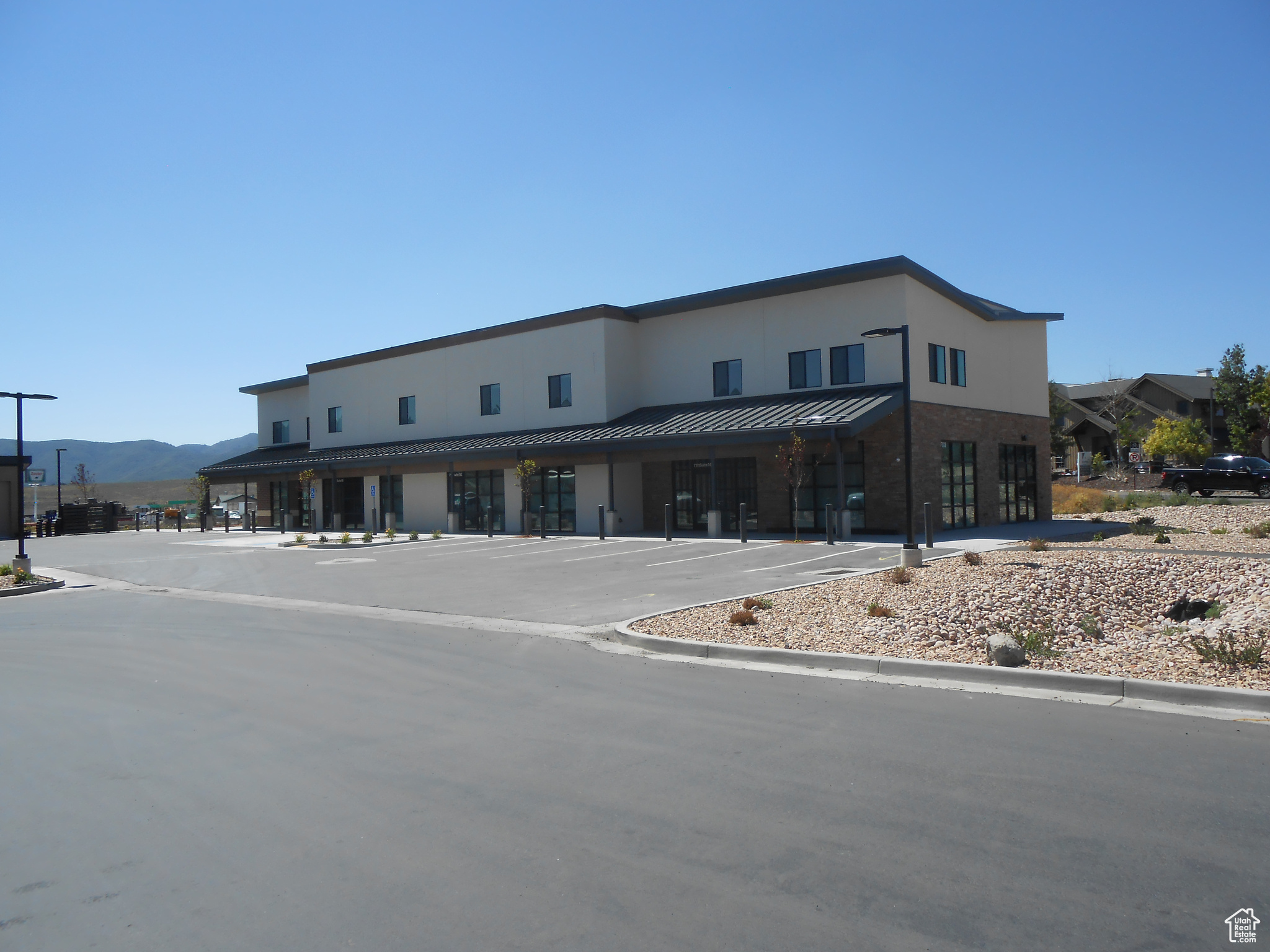 SILVER CREEK ESTATES - Commercial Lease
