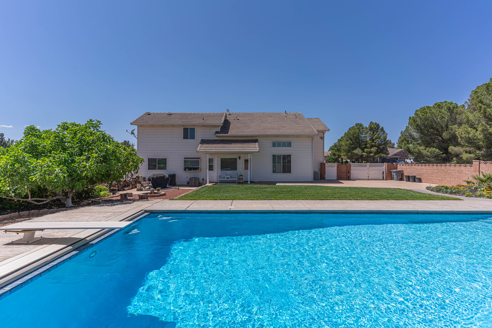 SKYLINE EST - Residential