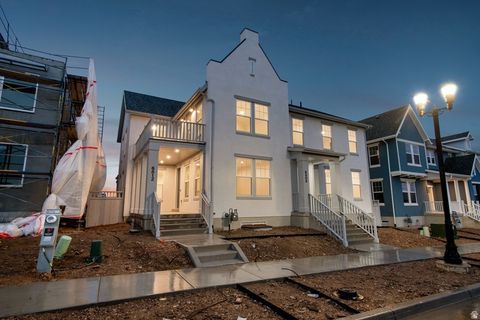 Photo of 6812 W SOUTH JORDAN PKWY S #471, South Jordan, UT 84009 (MLS # 2140792)