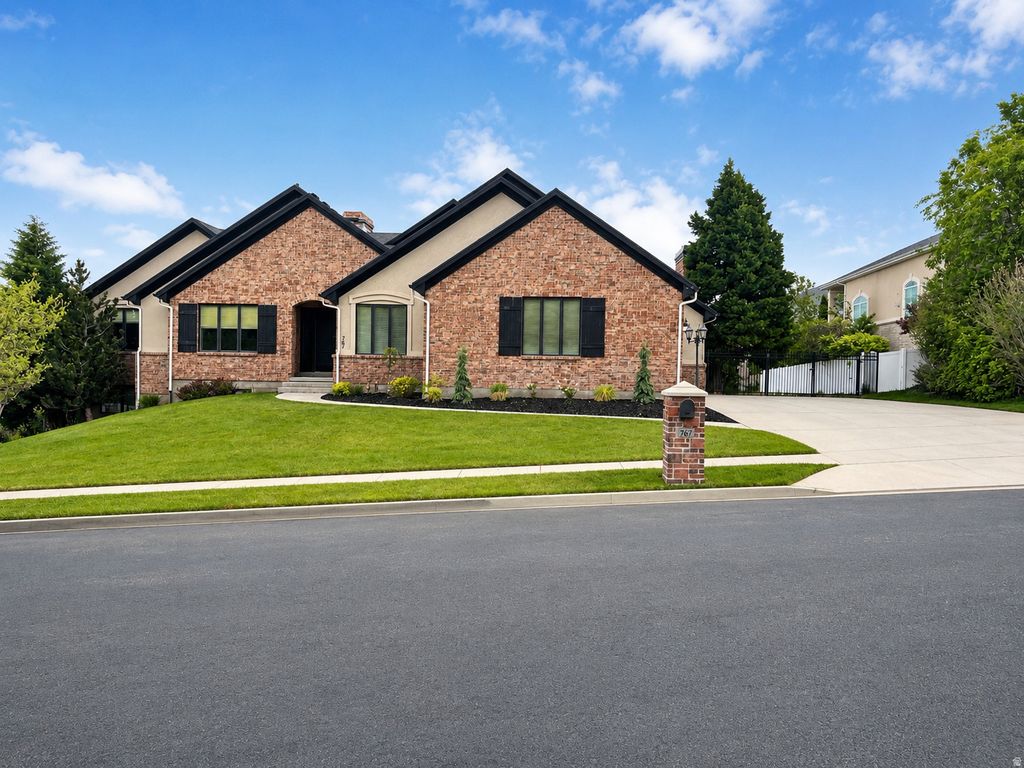 Photo of 767 E DRAPER VIEW RD S, Draper, UT 84020 (MLS # 2169706)