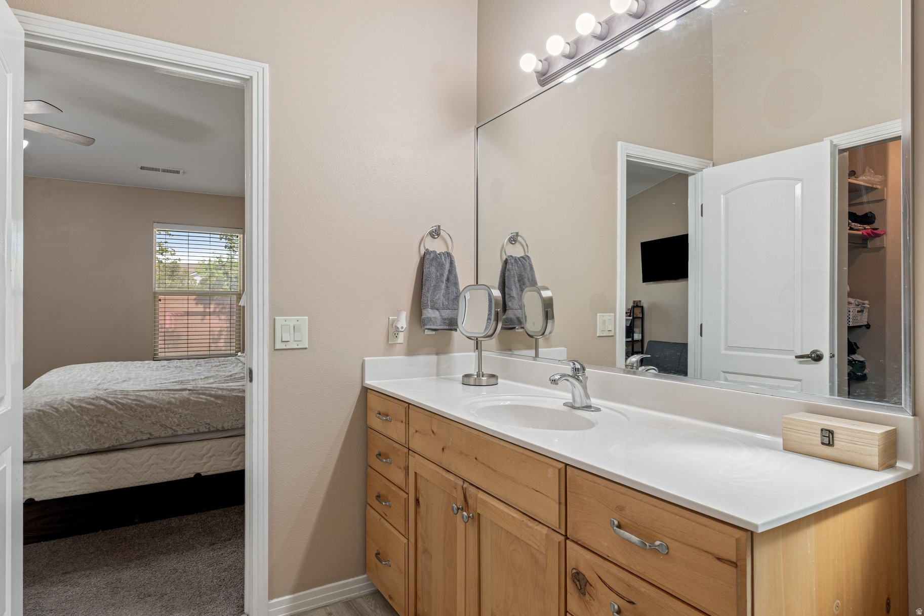 DESERT SANDS AT PAIN - Residential