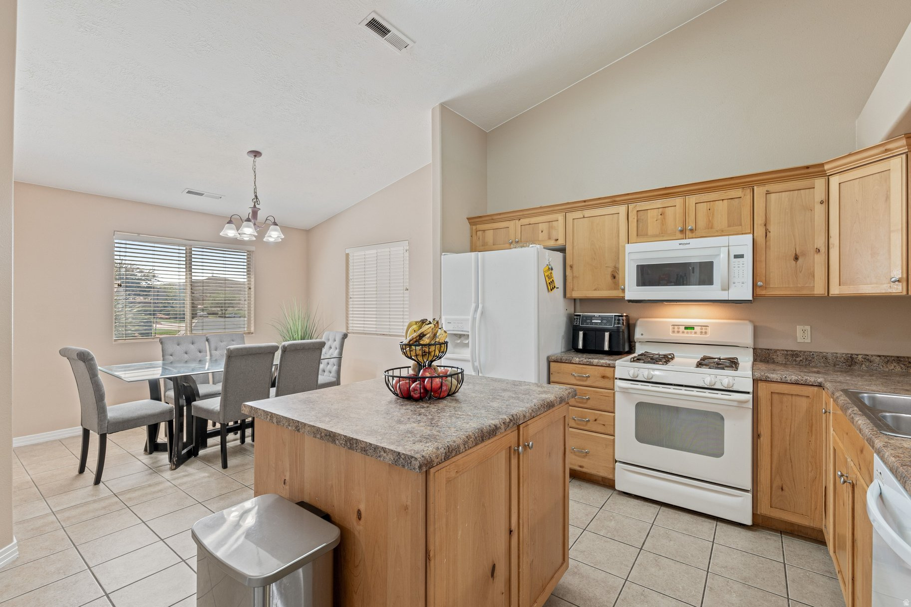 DESERT SANDS AT PAIN - Residential