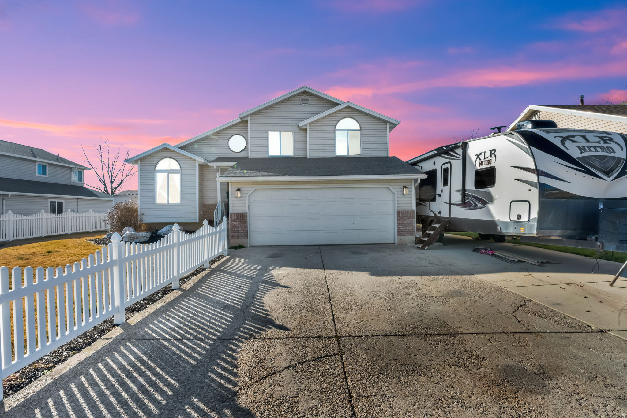 GOLDEN MEADOWS - Residential