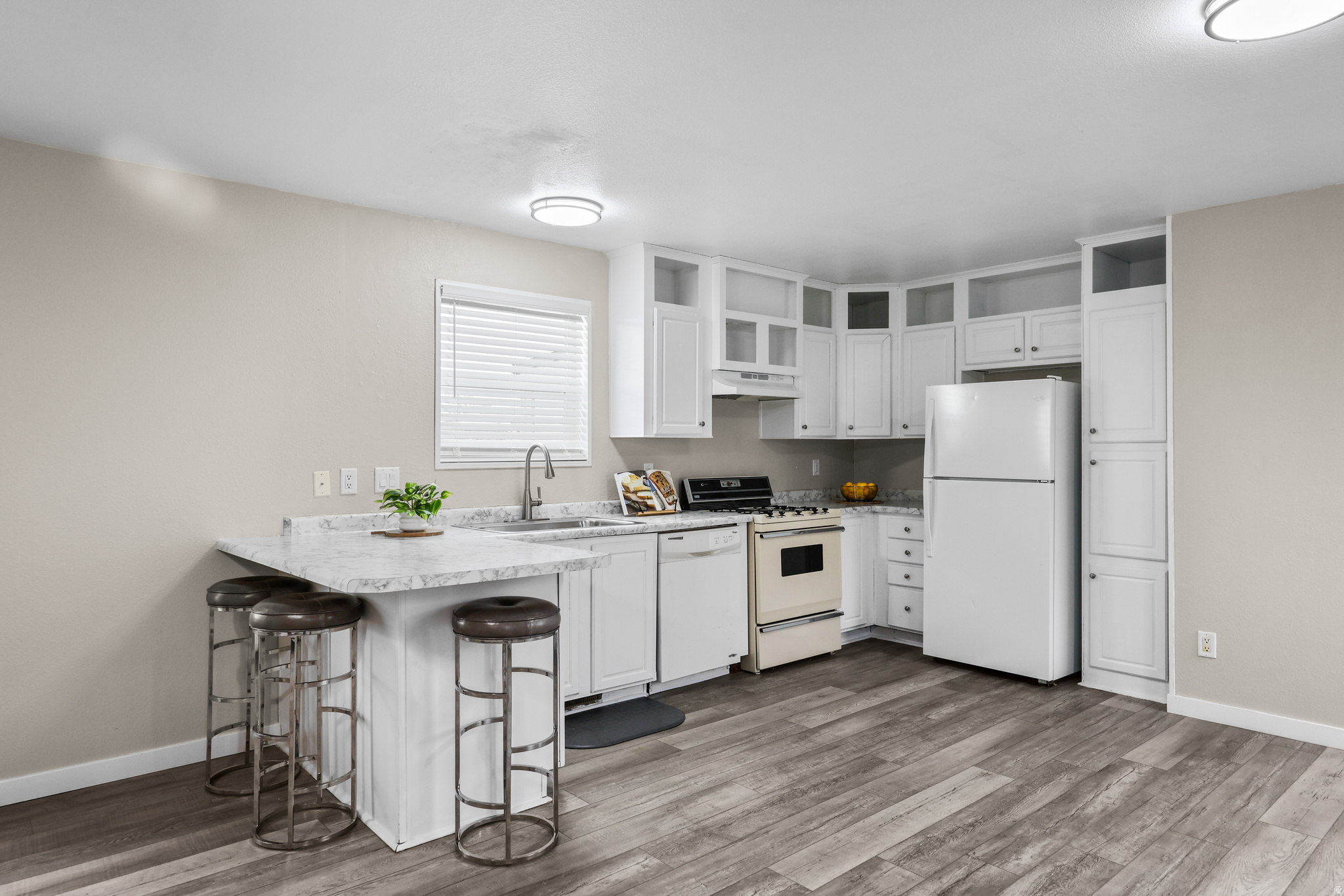 APPLE ACRES - Residential