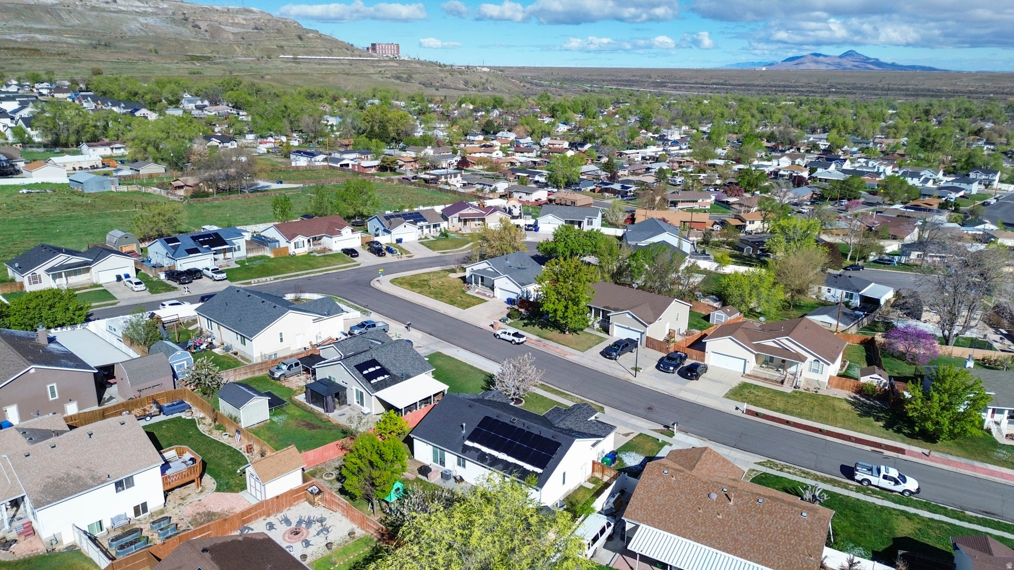 MOUNTAIN ESTATES #2 - Residential