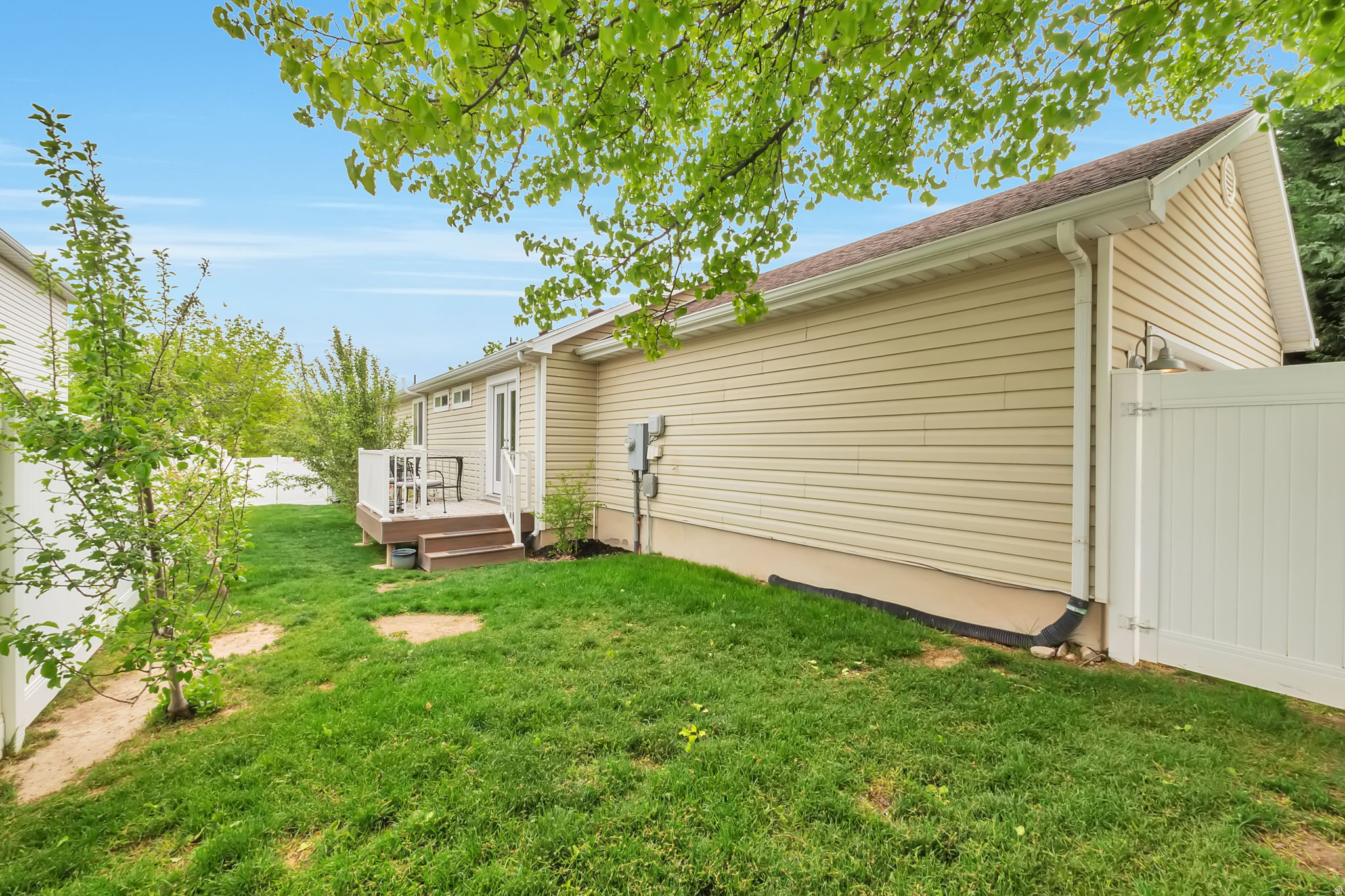 ASH POINT AT SADDLE - Residential