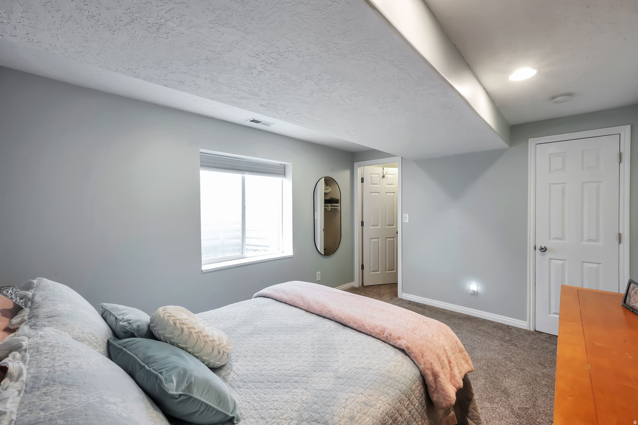 ASH POINT AT SADDLE - Residential