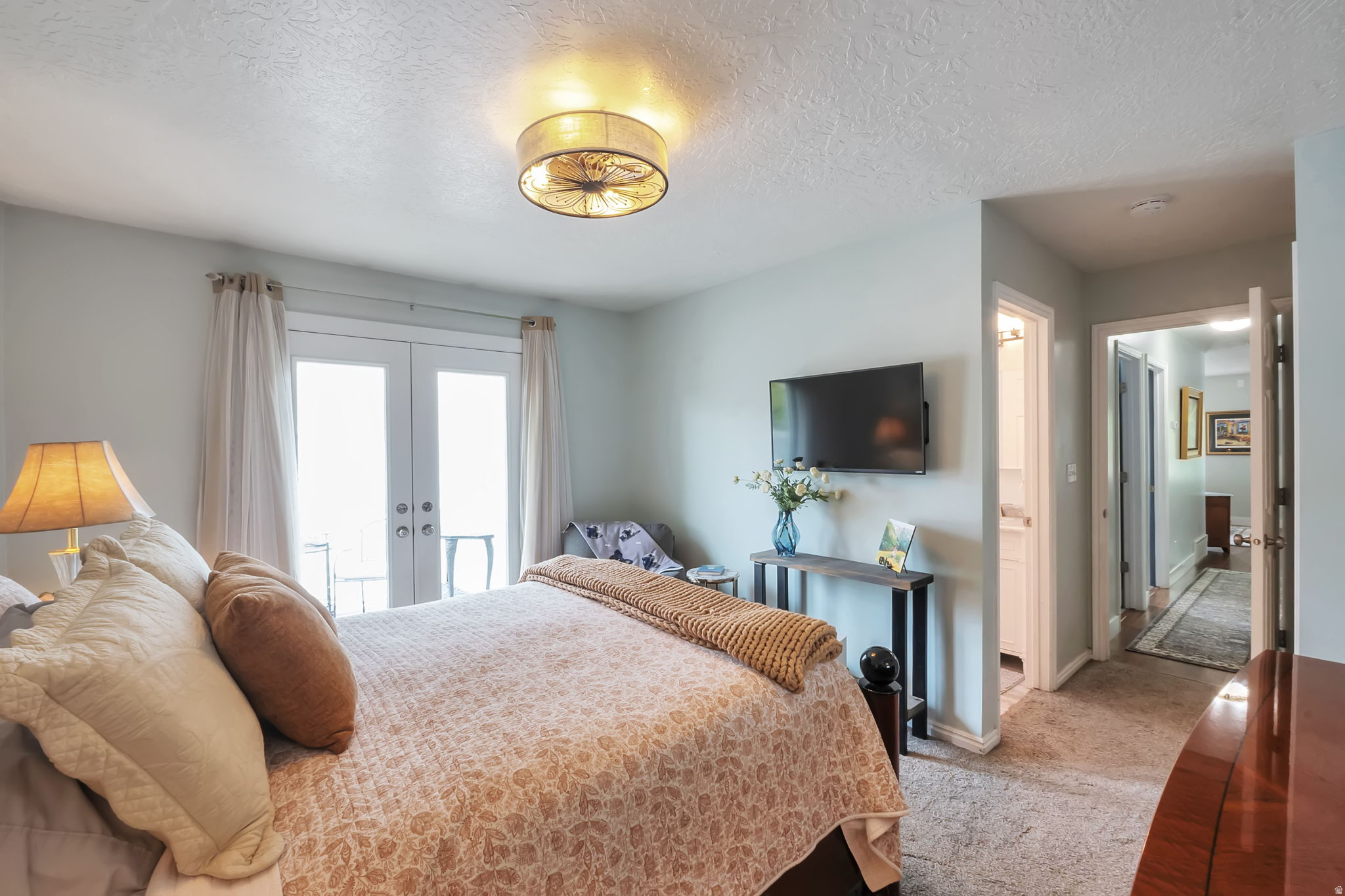 ASH POINT AT SADDLE - Residential