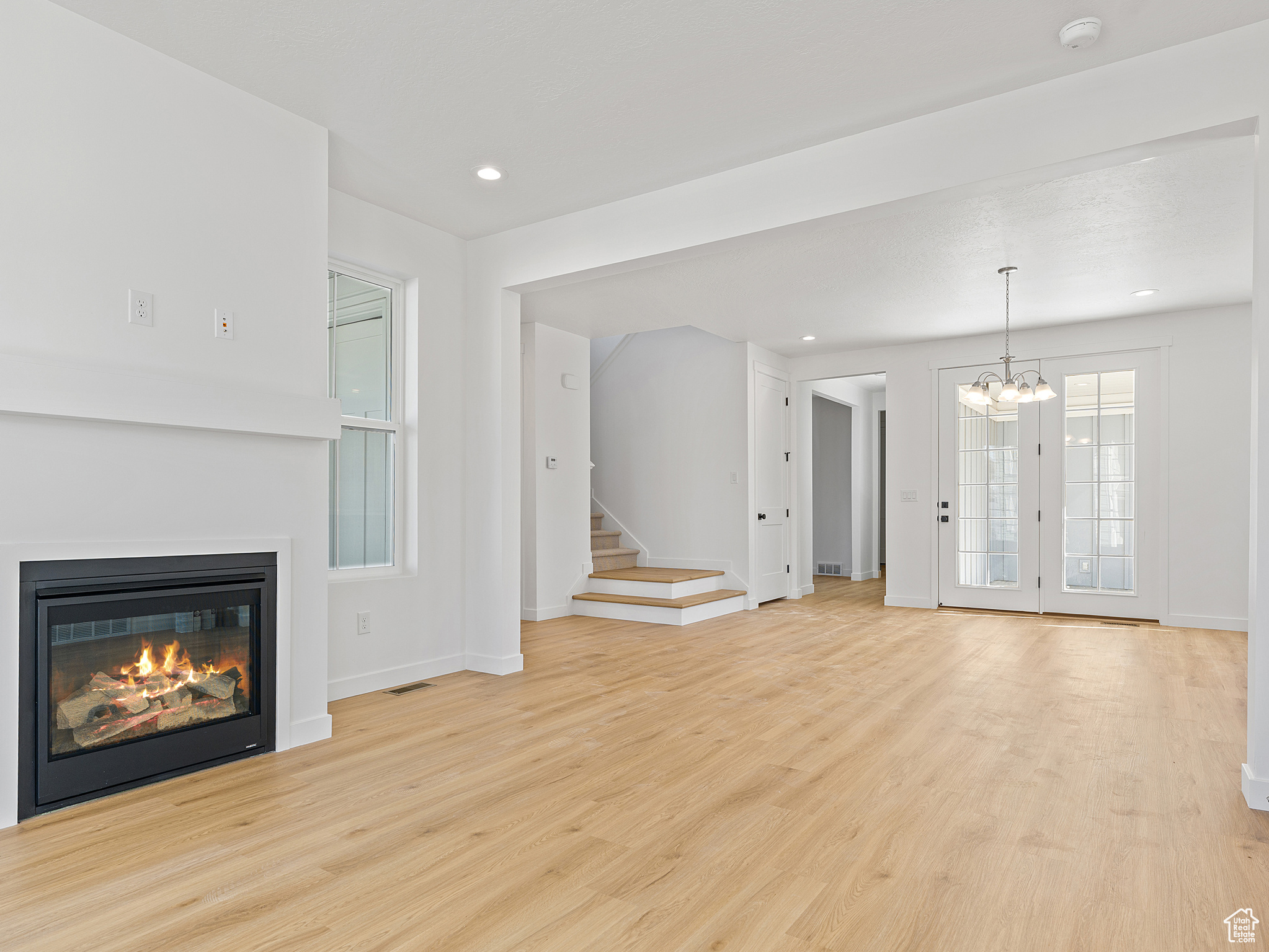 HOLMES HOMES - Residential