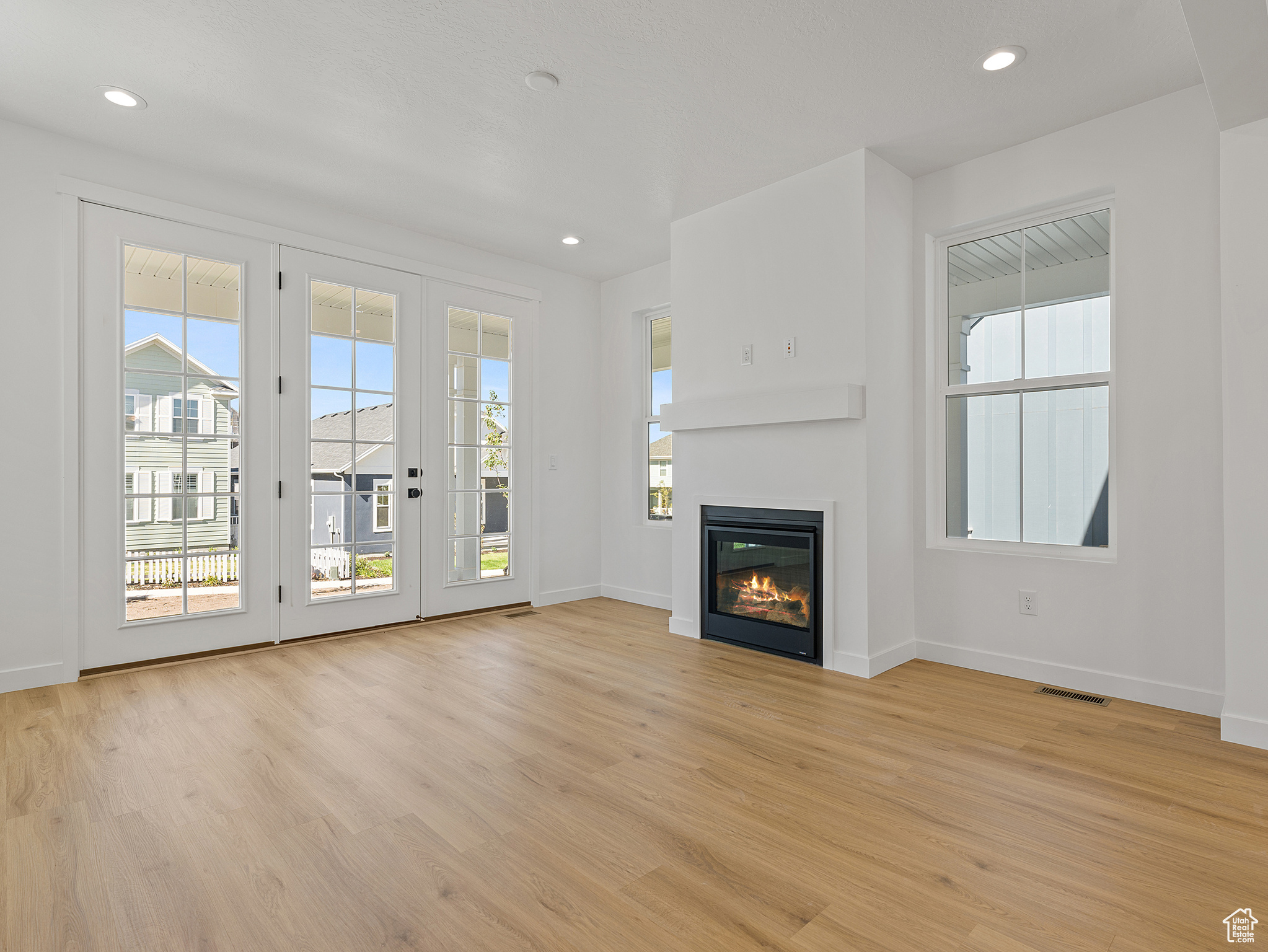 HOLMES HOMES - Residential