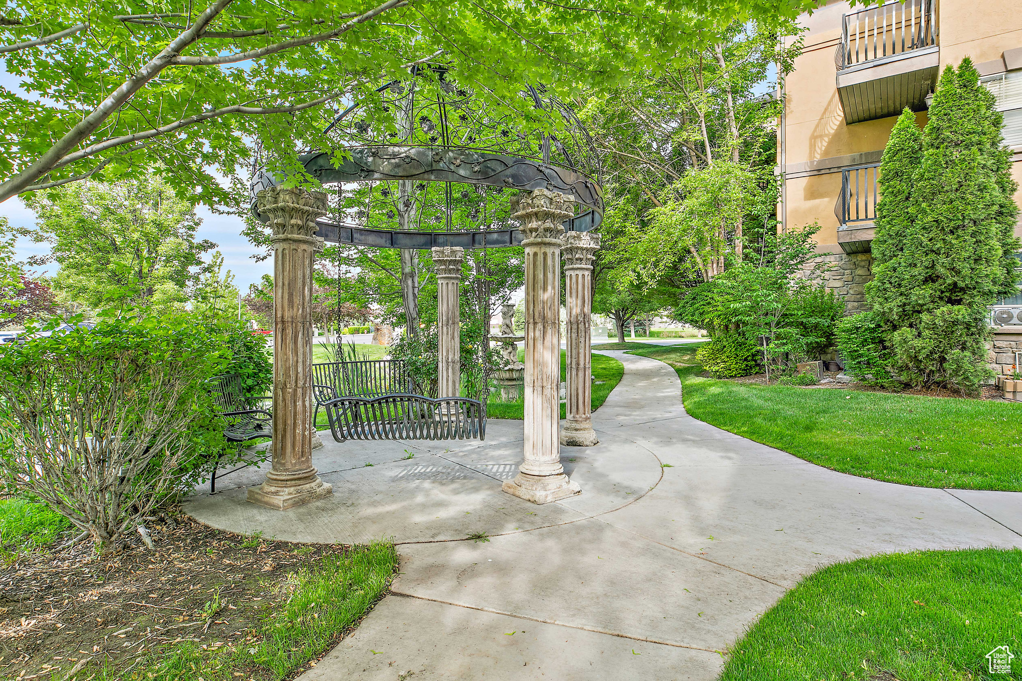 BELLE MONET - Residential