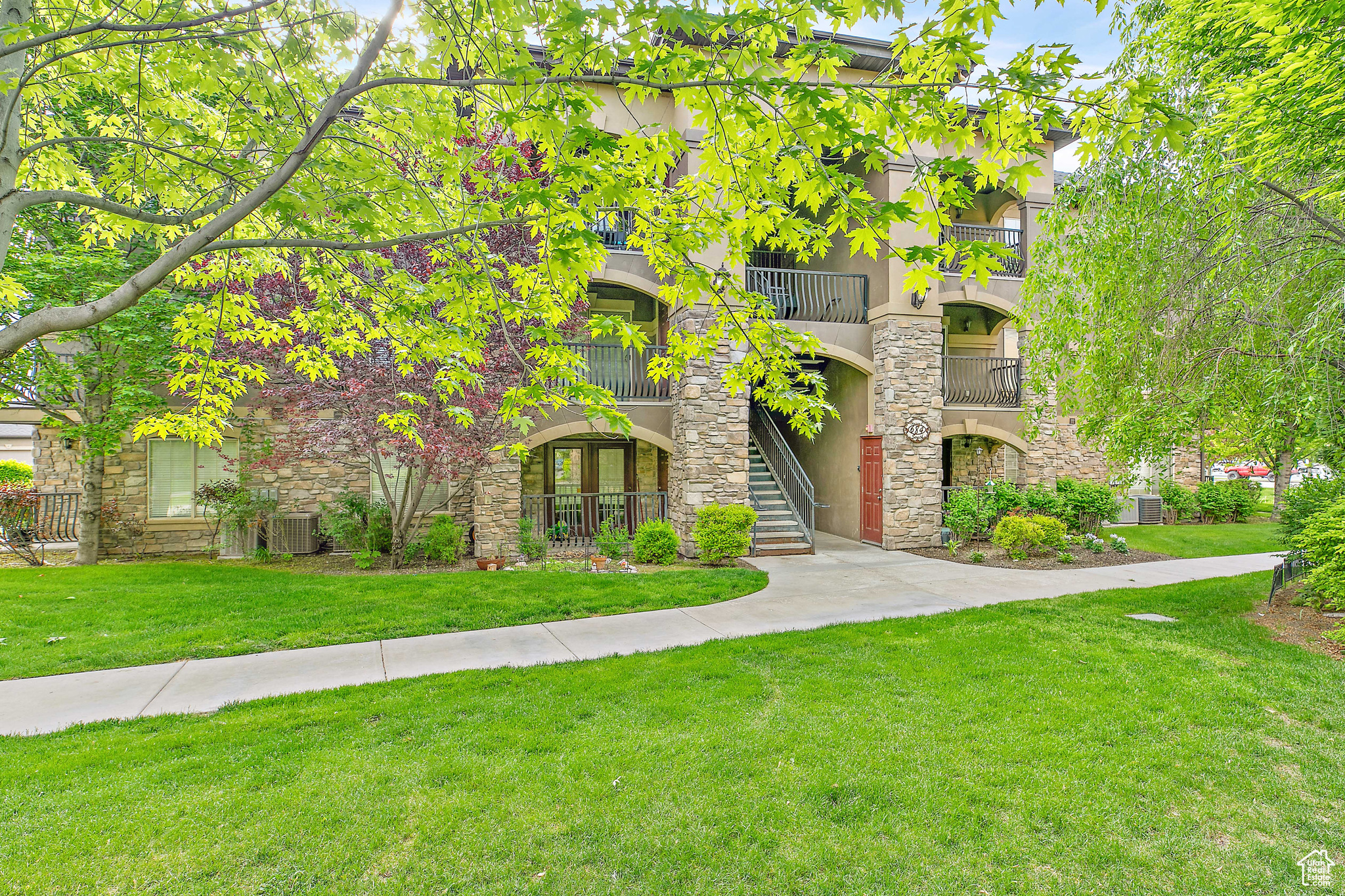 BELLE MONET - Residential