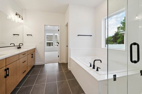 Tiny photo for 1061 W MAHOGANY ST, Saratoga Springs, UT 84045 (MLS # 2121902)