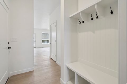 Tiny photo for 1061 W MAHOGANY ST, Saratoga Springs, UT 84045 (MLS # 2121902)