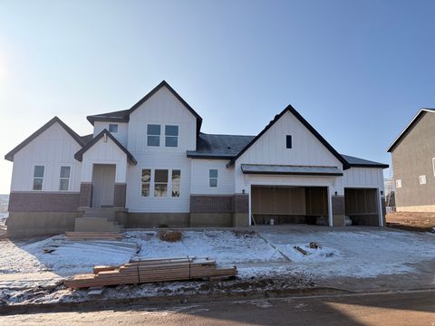 Photo of 1161 W MAHOGANY ST, Saratoga Springs, UT 84045 (MLS # 2121902)