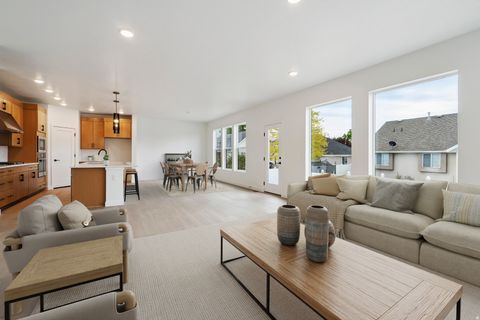 Tiny photo for 1061 W MAHOGANY ST, Saratoga Springs, UT 84045 (MLS # 2121902)