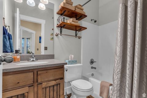 Tiny photo for 102 E MANILLA DR, Draper, UT 84020 (MLS # 2116097)
