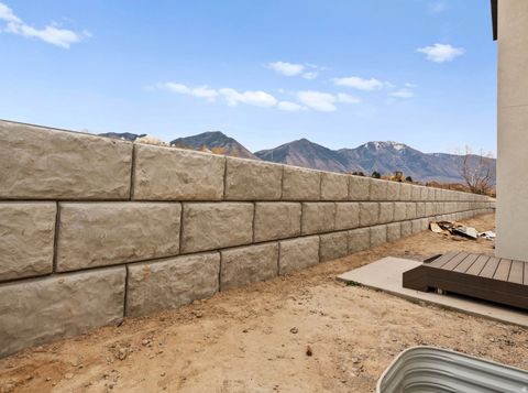 Tiny photo for 416 E LUNA CIR #63, Salem, UT 84653 (MLS # 2121533)