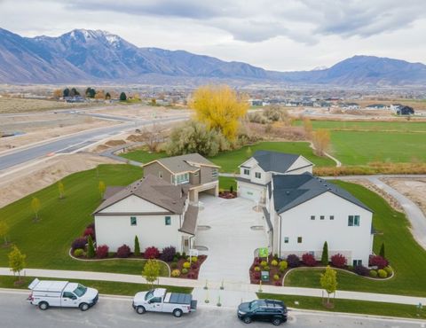 Tiny photo for 416 E LUNA CIR #63, Salem, UT 84653 (MLS # 2121533)