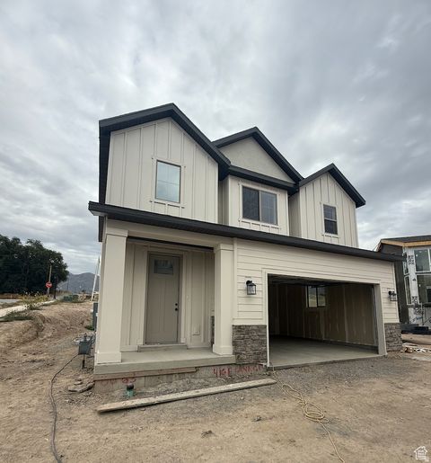 Photo of 416 E LUNA CIR #63, Salem, UT 84653 (MLS # 2121533)