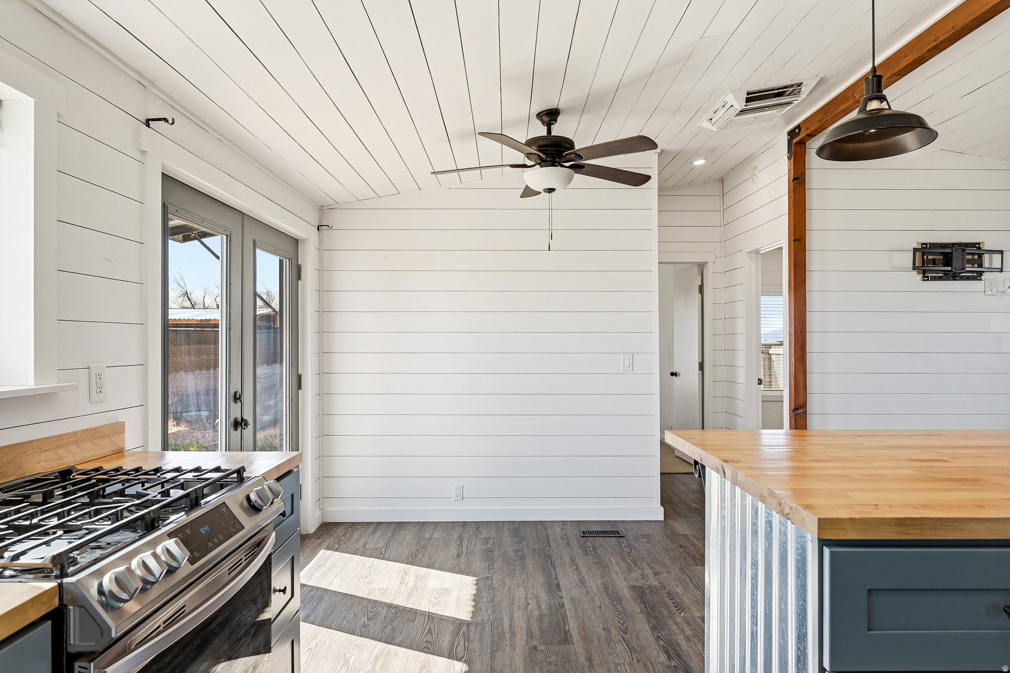 CEDAR VALLEY ACRES - Residential