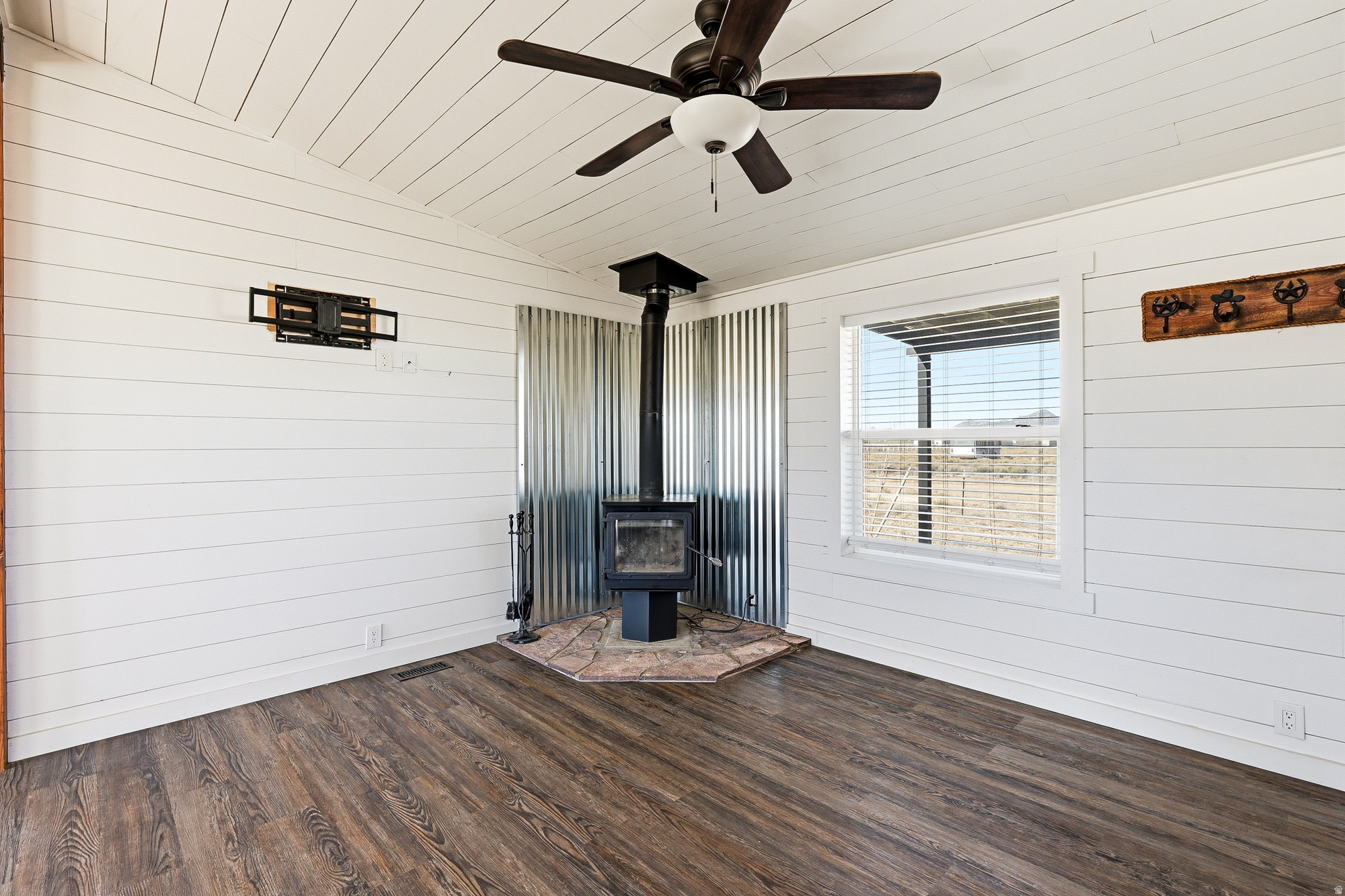 CEDAR VALLEY ACRES - Residential