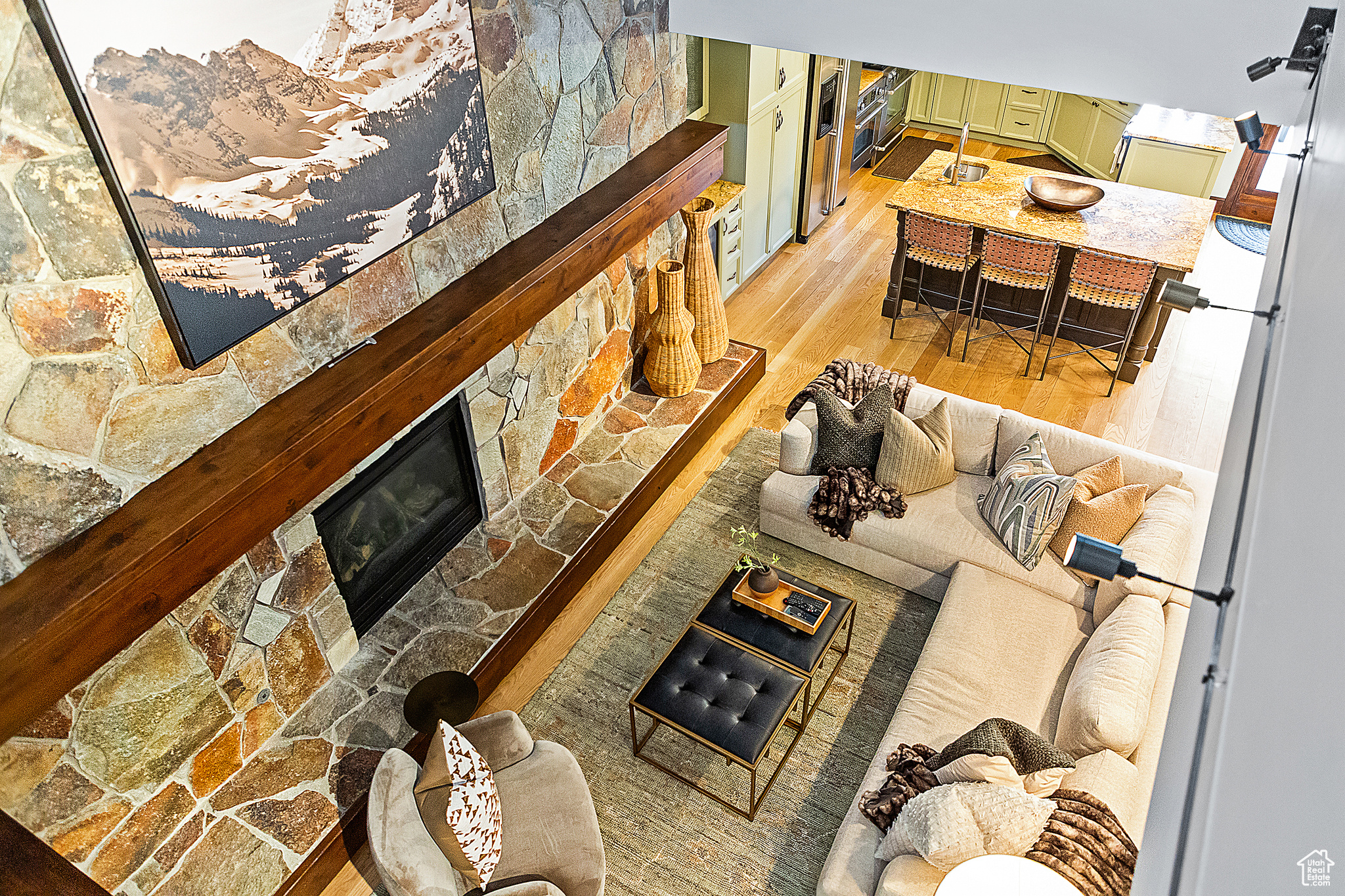 FAWNGROVE CONDOMINIUM - Residential Lease